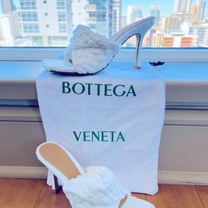 Bottega Veneta white heels . Size 37. (New )model stretch